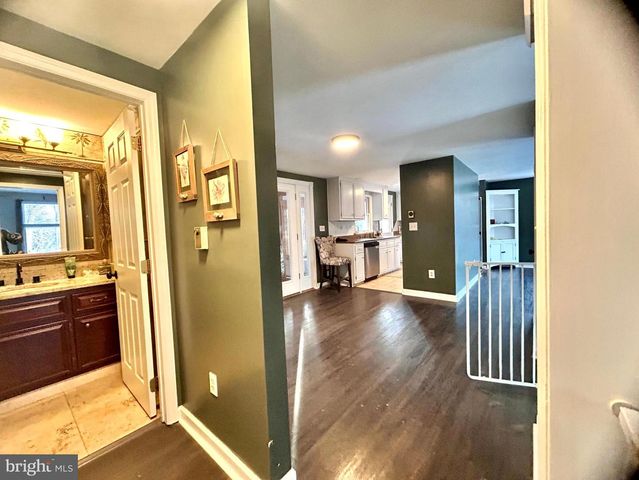 118 ROLLER COASTER RD, Harpers Ferry, WV 25425