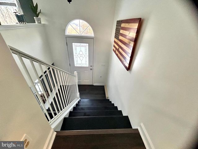 118 ROLLER COASTER RD, Harpers Ferry, WV 25425