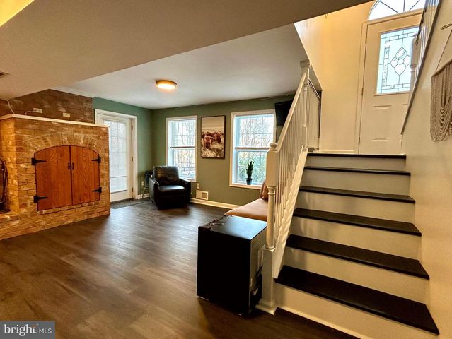 118 ROLLER COASTER RD, Harpers Ferry, WV 25425