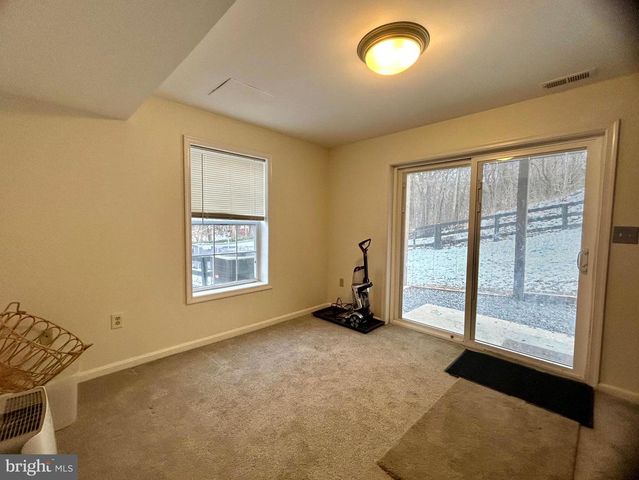 118 ROLLER COASTER RD, Harpers Ferry, WV 25425