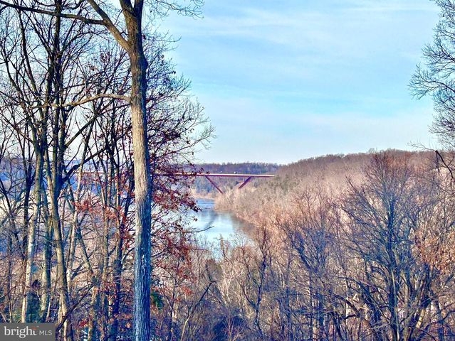 118 ROLLER COASTER RD, Harpers Ferry, WV 25425