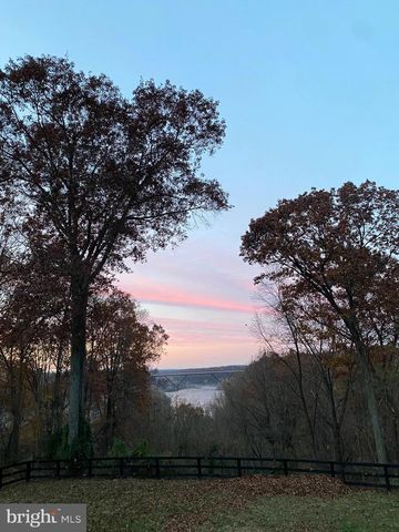 118 ROLLER COASTER RD, Harpers Ferry, WV 25425