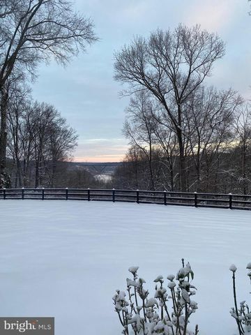 118 ROLLER COASTER RD, Harpers Ferry, WV 25425