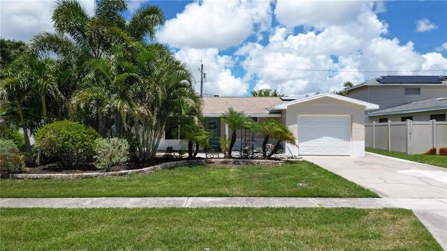 6065 23RD AVENUE N, St Petersburg, FL 33710