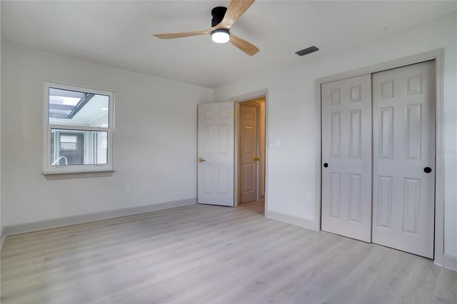 6065 23RD AVENUE N, St Petersburg, FL 33710