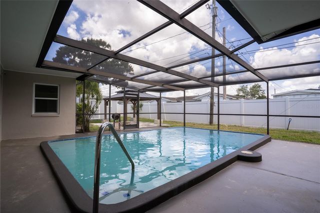 6065 23RD AVENUE N, St Petersburg, FL 33710