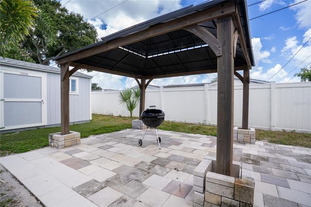 6065 23RD AVENUE N, St Petersburg, FL 33710