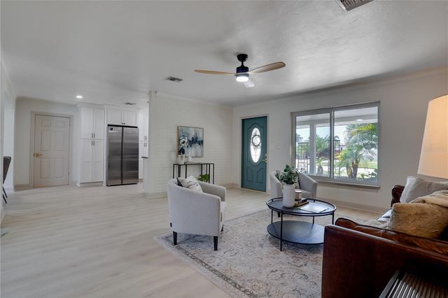 6065 23RD AVENUE N, St Petersburg, FL 33710