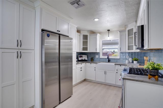 6065 23RD AVENUE N, St Petersburg, FL 33710