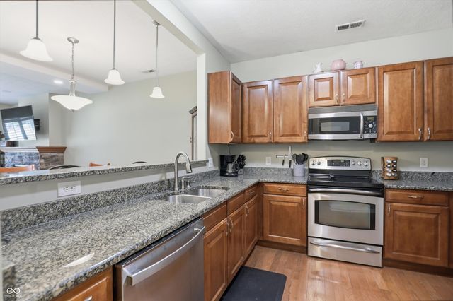 1626 Lacebark Drive UNIT F, Greenwood, IN 46143
