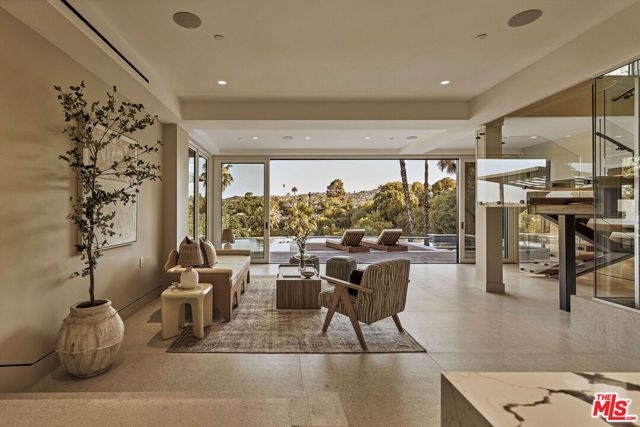16838 Oak View Drive, Encino (los Angeles), CA 91436