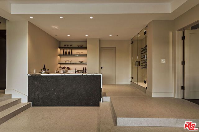 16838 Oak View Drive, Encino (los Angeles), CA 91436