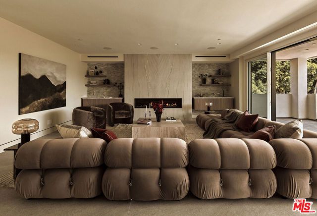 16838 Oak View Drive, Encino (los Angeles), CA 91436