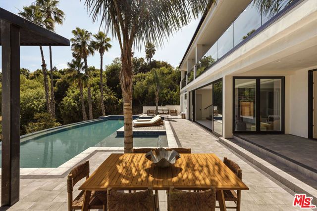 16838 Oak View Drive, Encino (los Angeles), CA 91436