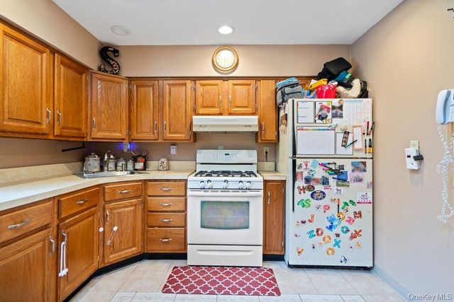 101 Sexton Road, West Babylon, NY 11704