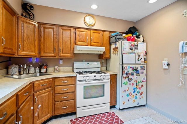 101 Sexton Road, West Babylon, NY 11704