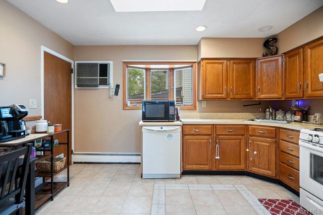 101 Sexton Road, West Babylon, NY 11704