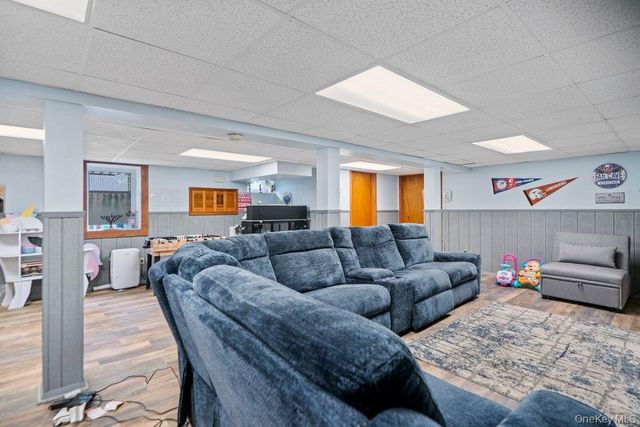 101 Sexton Road, West Babylon, NY 11704
