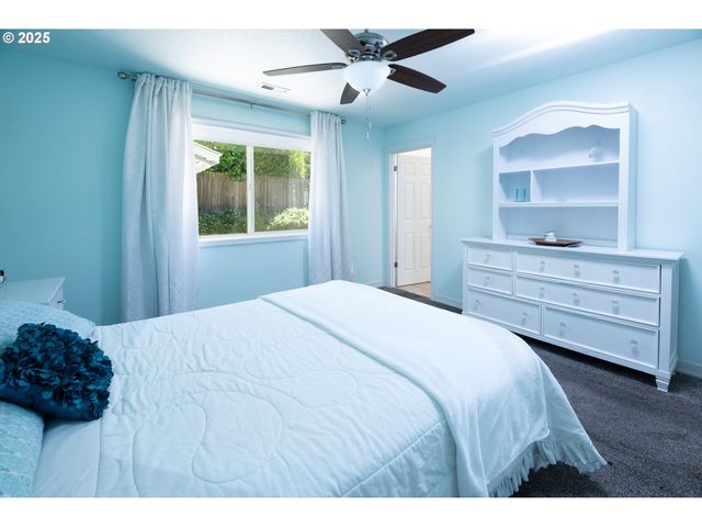 910 KRISTEN Way, Cottage Grove, OR 97424