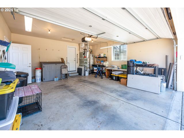 910 KRISTEN Way, Cottage Grove, OR 97424