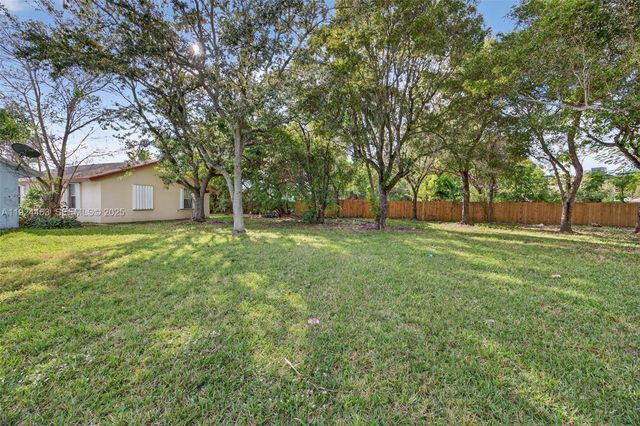 12235 SW 202nd St, Miami, FL 33177