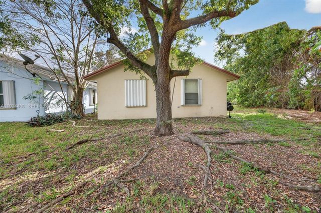 12235 SW 202nd St, Miami, FL 33177