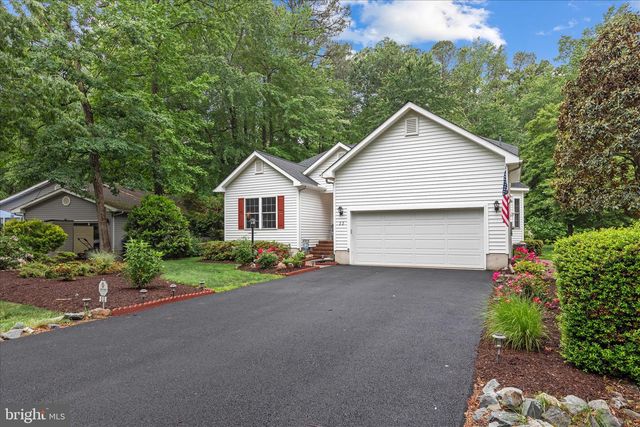 11 BURR HILL DR, Berlin, MD 21811