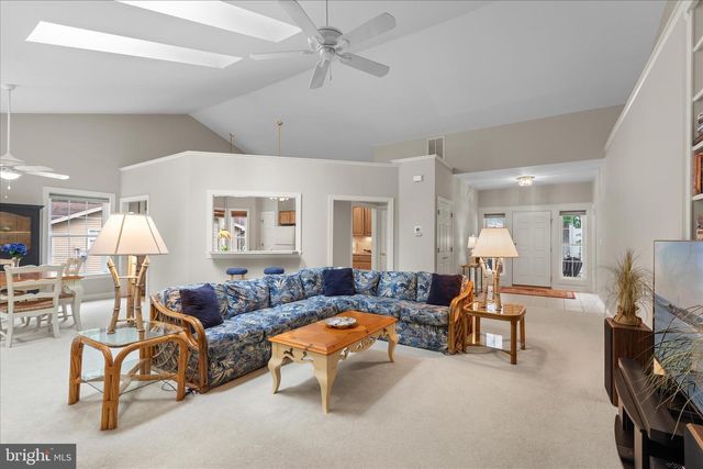 11 BURR HILL DR, Berlin, MD 21811