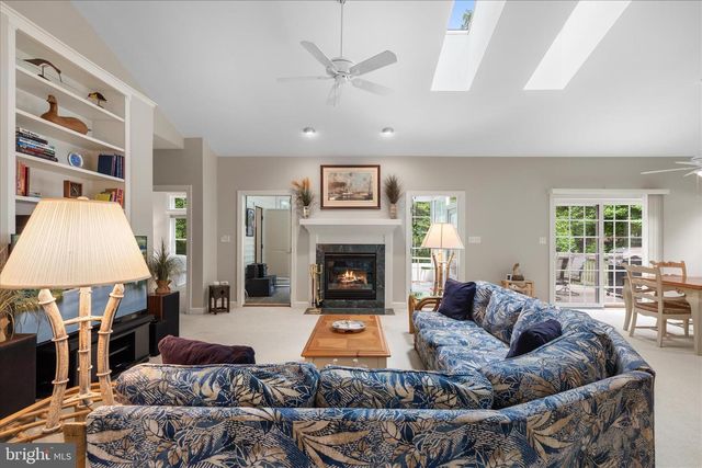 11 BURR HILL DR, Berlin, MD 21811