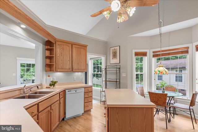 11 BURR HILL DR, Berlin, MD 21811