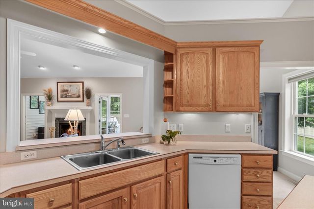 11 BURR HILL DR, Berlin, MD 21811