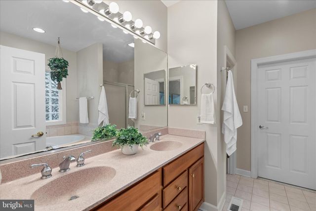 11 BURR HILL DR, Berlin, MD 21811