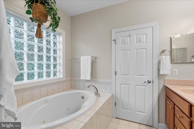 11 BURR HILL DR, Berlin, MD 21811