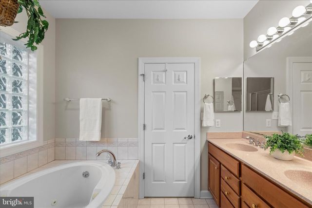 11 BURR HILL DR, Berlin, MD 21811