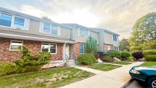 9 Saint Marc Drive E, South Windsor, CT 06096