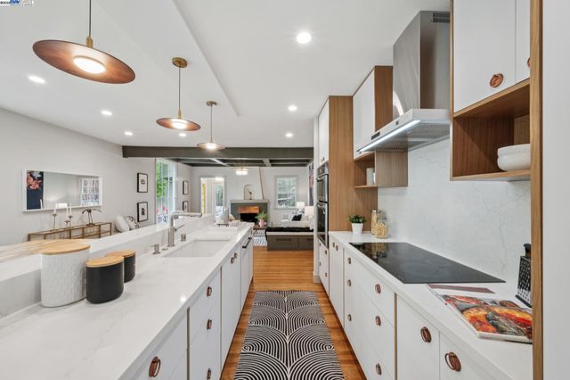 198 BRET HARTE ROAD, Berkeley, CA 94708