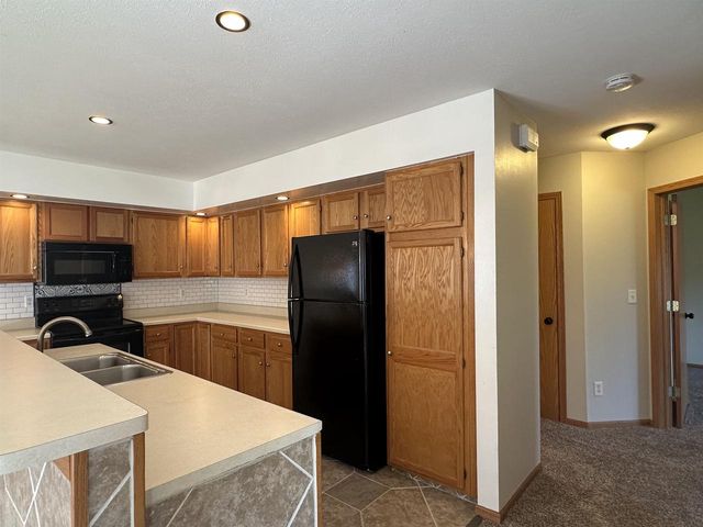 2710 N Wright Road, Janesville, WI 53546