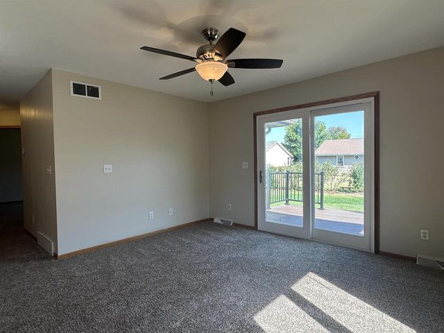 2710 N Wright Road, Janesville, WI 53546