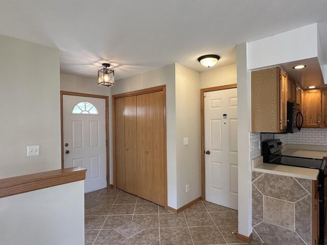 2710 N Wright Road, Janesville, WI 53546