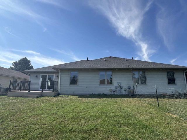 2710 N Wright Road, Janesville, WI 53546