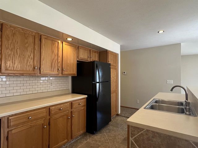 2710 N Wright Road, Janesville, WI 53546