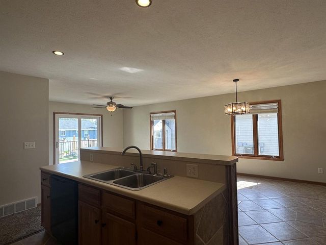 2710 N Wright Road, Janesville, WI 53546