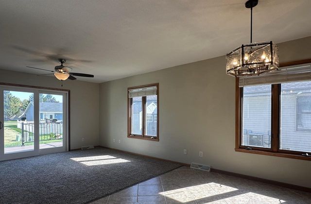 2710 N Wright Road, Janesville, WI 53546