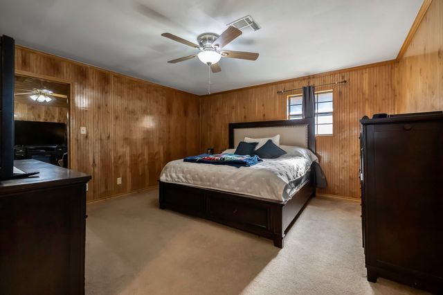 232 S Moseley Street, De Leon, TX 76444