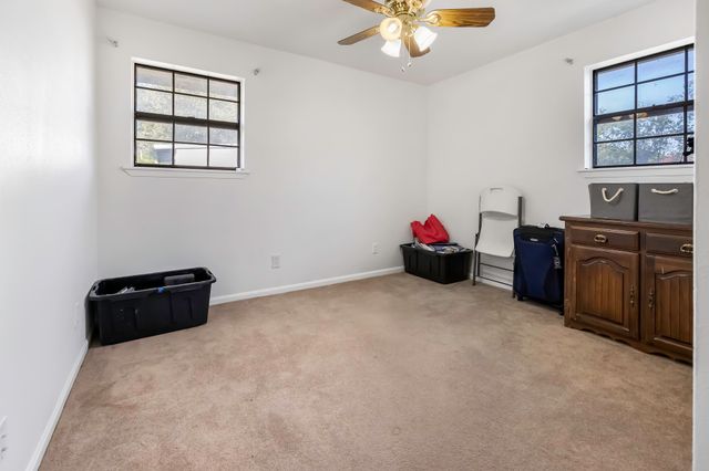 232 S Moseley Street, De Leon, TX 76444