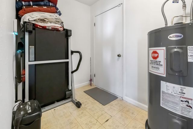 232 S Moseley Street, De Leon, TX 76444