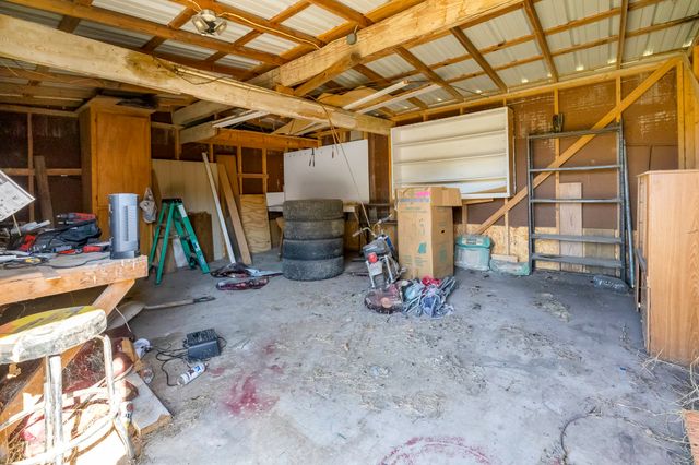 232 S Moseley Street, De Leon, TX 76444