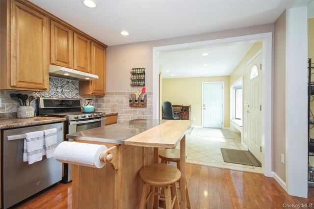 183 Fulton Street, Poughkeepsie, NY 12601