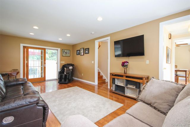 183 Fulton Street, Poughkeepsie, NY 12601