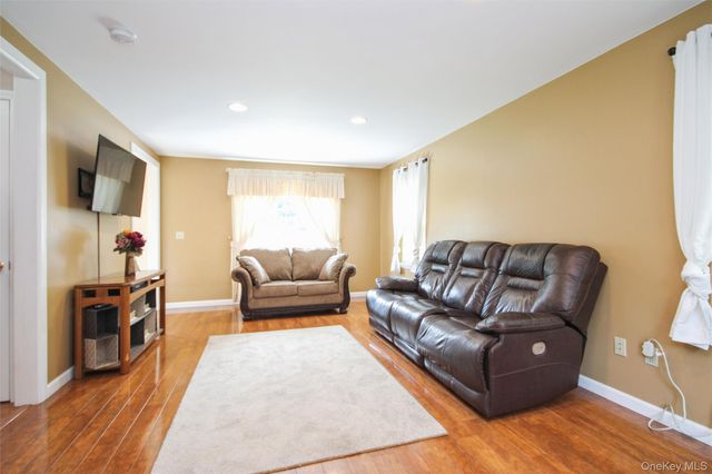 183 Fulton Street, Poughkeepsie, NY 12601